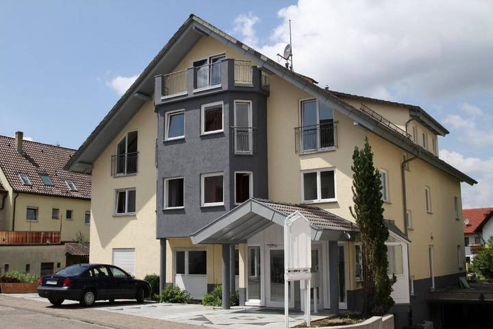 Gästehaus für 4 Personen, mit Terrasse