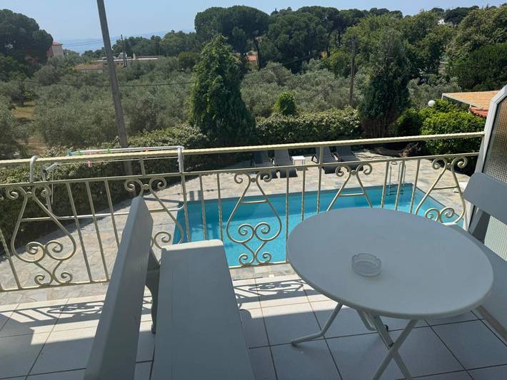 Location de vacances pour 2 personnes, avec jardin ainsi que vue et piscine dans Skiathos - 4