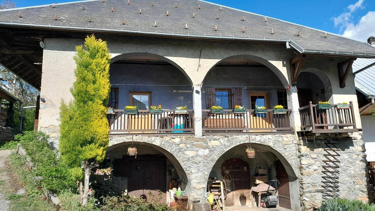 Two-Bedroom House in Mercury, Région d'Albertville