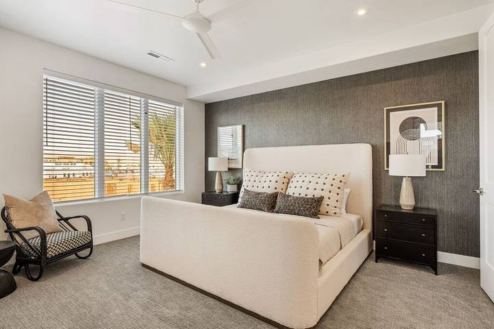 Vacation rental for 20 people, with hot tub and pool as well as balcony in St. George (UT)