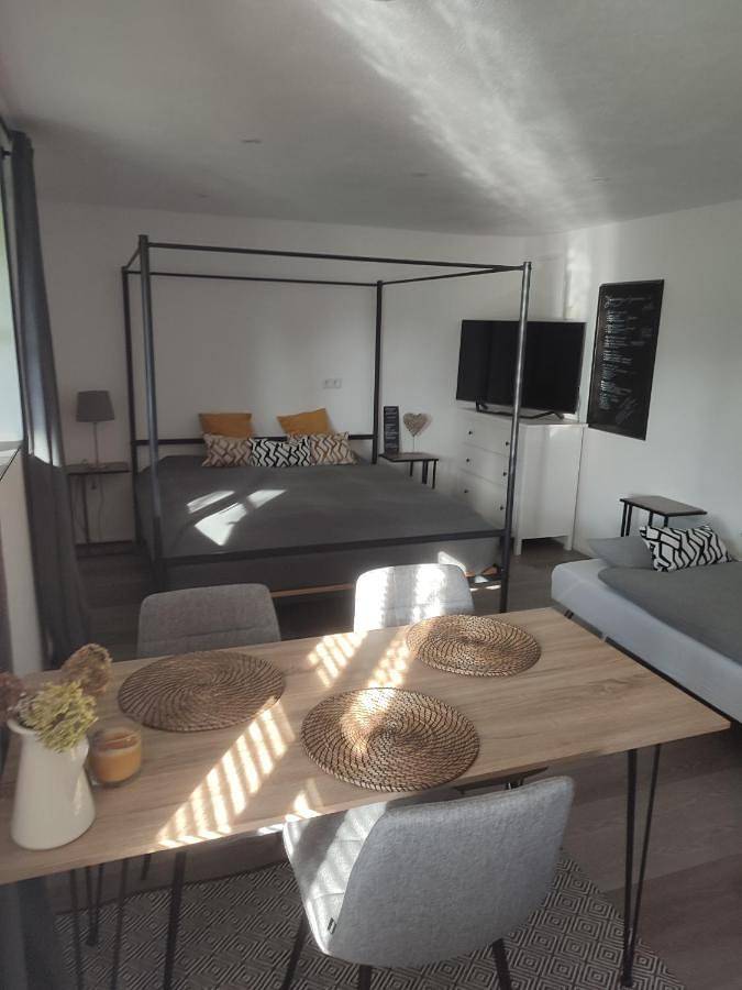 Ganze Wohnung, One-Bedroom Apartment in Raubling, Bayerische Alpen