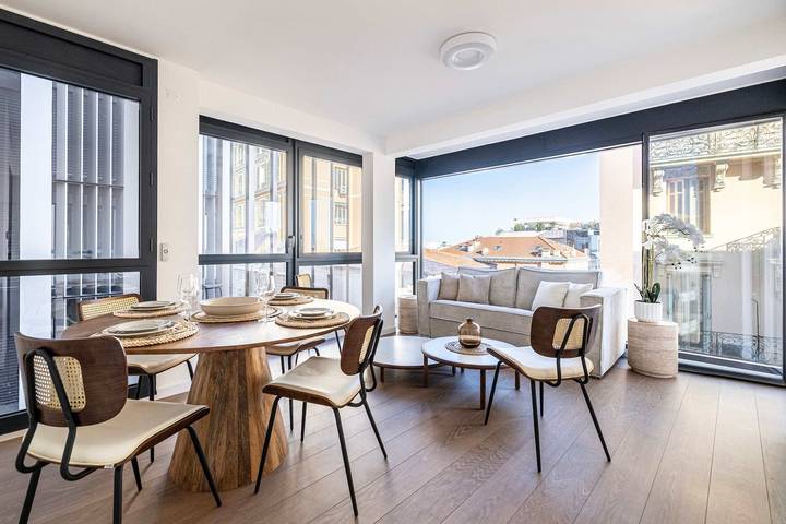 Gîte pour 6 personnes, avec balcon/terrasse à Beausoleil