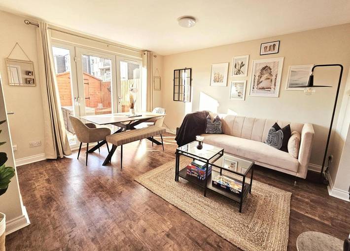 Holiday home for 10 people, with garden and terrace in Glasgow