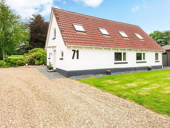 Ferienhaus für 8 Personen, mit Balkon/Terrasse und Terrasse sowie Garten in Filsø See