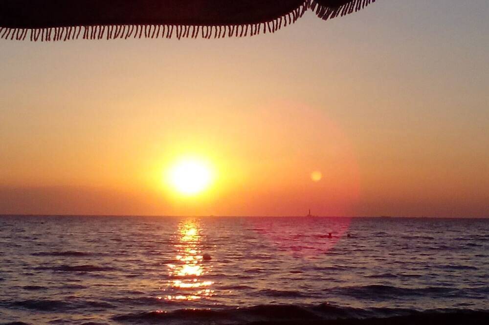 Ganze Wohnung, Accommodation at 50 meters. from the sea, 5 minutes from Gallipoli and the Maldives of Salento. in Torre Suda, Racale