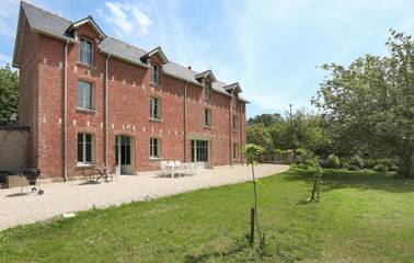Gîte pour 10 personnes, avec jardin et terrasse à Le Minihic-sur-Rance