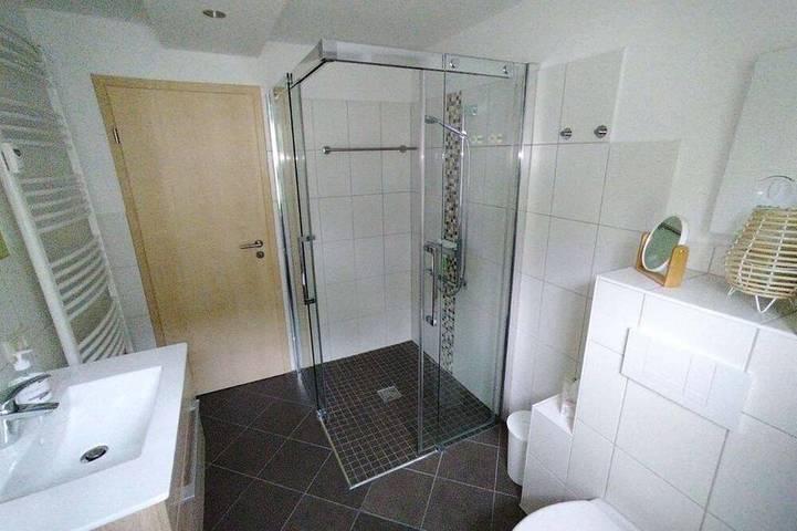 Ganze Wohnung, Ferienwohnung Ebersbach - Ferienwohnung mit Balkon in Ebersbach-Neugersdorf, Oberlausitz-Niederschlesien