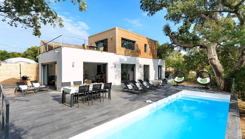 Location de vacances pour 6 personnes, avec piscine ainsi que terrasse et jardin à Pianottoli-Caldarello - 2