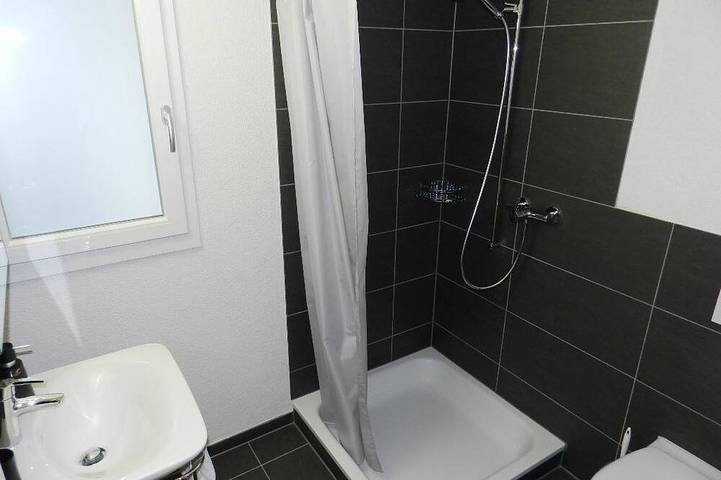 Ganze Wohnung, Schön-Egg Appartement/Fewo, Dusche, Wc 2-Bettwohnung in Saanenmöser, Zweisimmen