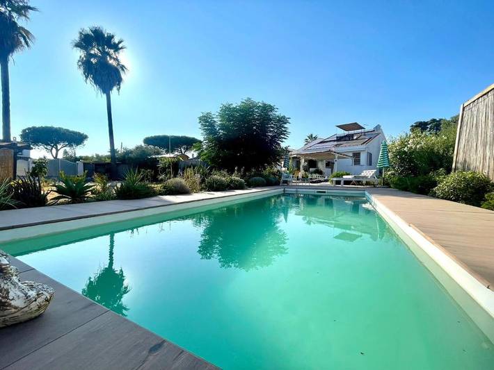 Ferienwohnung für 2 Personen, mit Ausblick und Garten sowie Pool