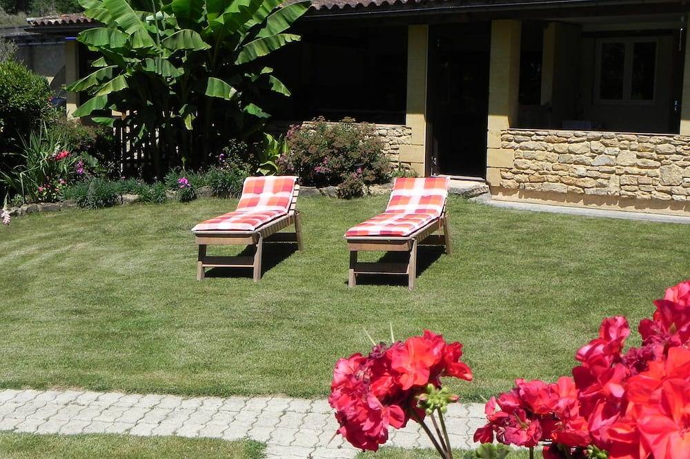 Gîte pour 4 Personnes dans Le Buisson-de-Cadouin, Périgord Pourpre