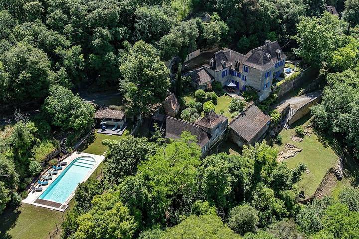 Gîte pour 14 personnes, avec jardin à Bézenac