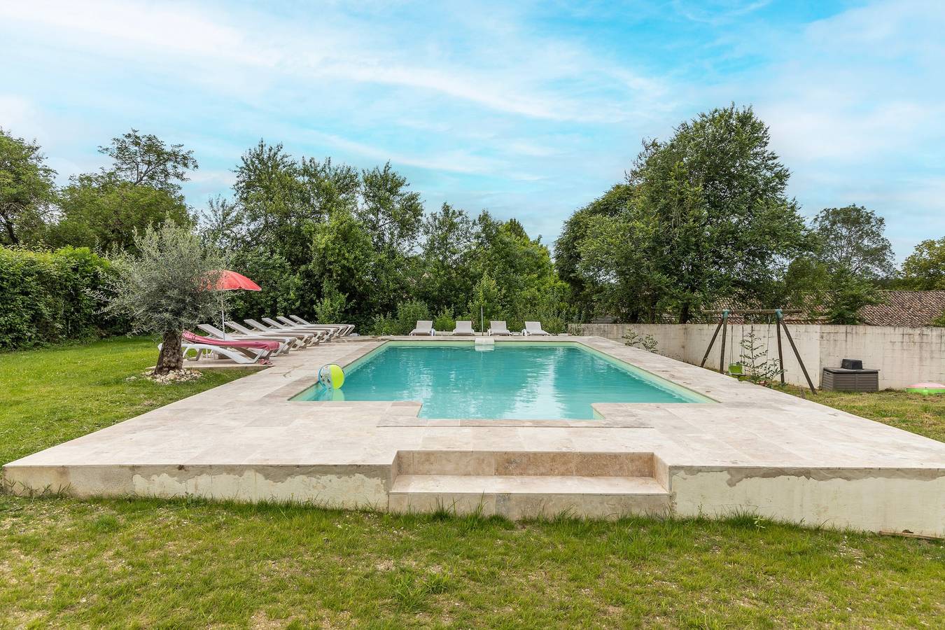 Séjour magique au Magicogîte – Harry Potter, avec piscine partagée et climatisation in Sainte-Sabine-Born, Périgord Pourpre