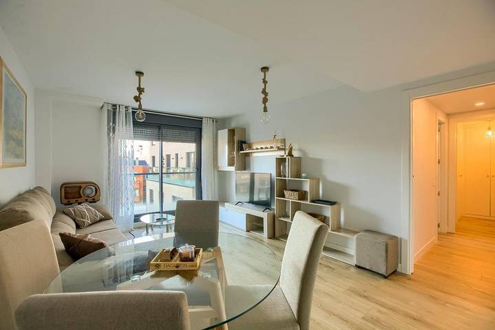 Apartamento de vacaciones para 6 personas, con piscina además de vistas y balcón - 1