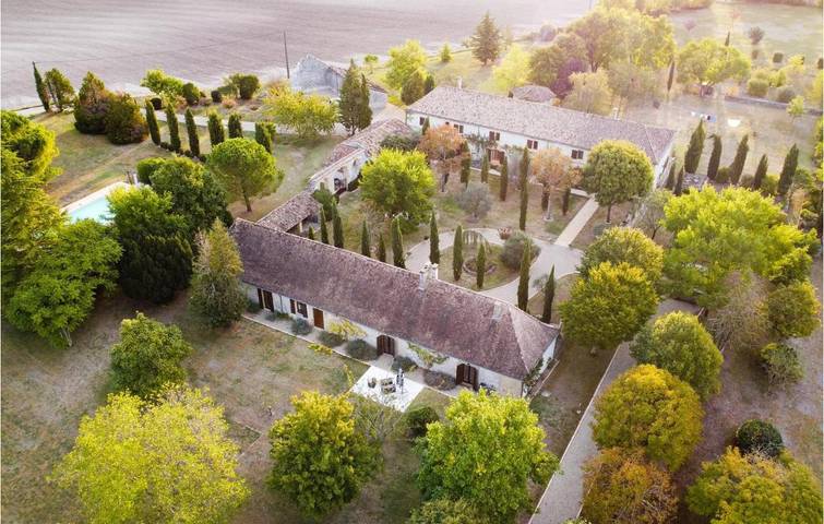 Location de vacances pour 6 personnes, avec Piscine à Montaut (Dordogne)