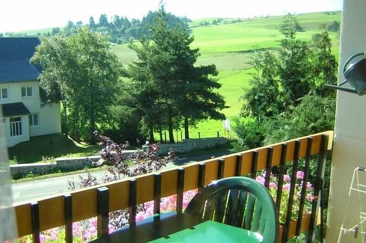 Gîte pour 3 personnes, avec balcon et jardin dans Office De Tourisme Besse - 4