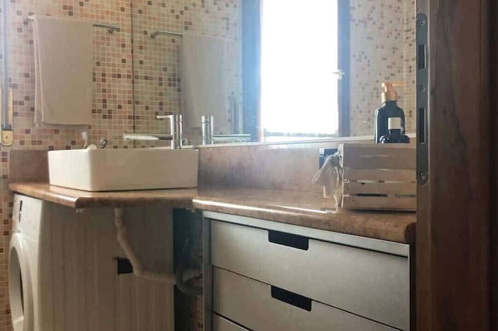 Apartment directly by the lake in Colombare, Sirmione