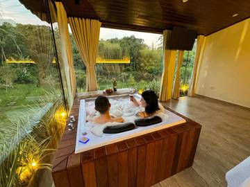 Cottage pour 2 personnes, avec jardin et jacuzzi à São Roque