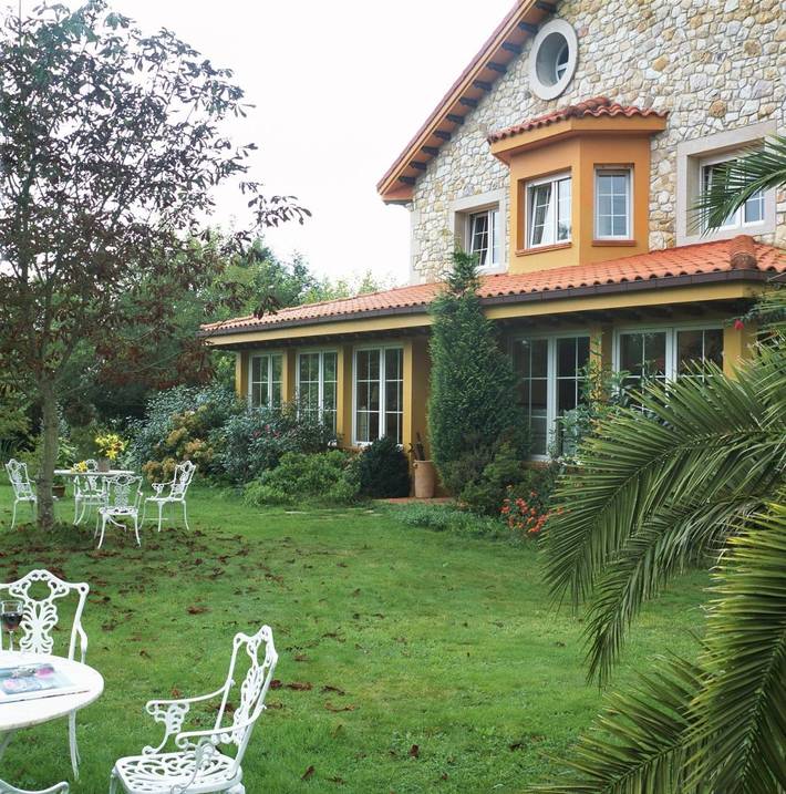 Hôtel pour 2 personnes, avec piscine ainsi que terrasse et jardin