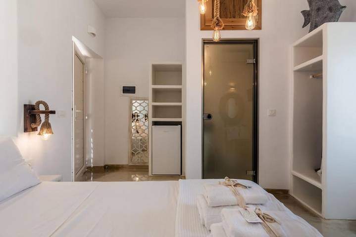 Gîte pour 2 personnes, avec terrasse et piscine dans Milos - 4