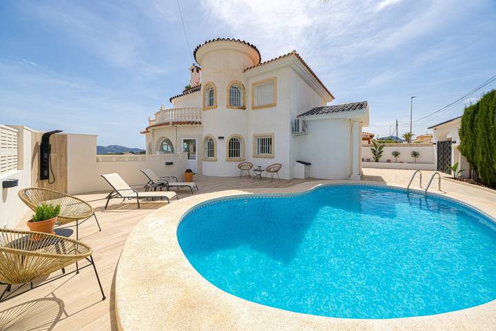 Vakantiehuis voor 10 personen, met tuin en balkon in L'Alfàs del Pi