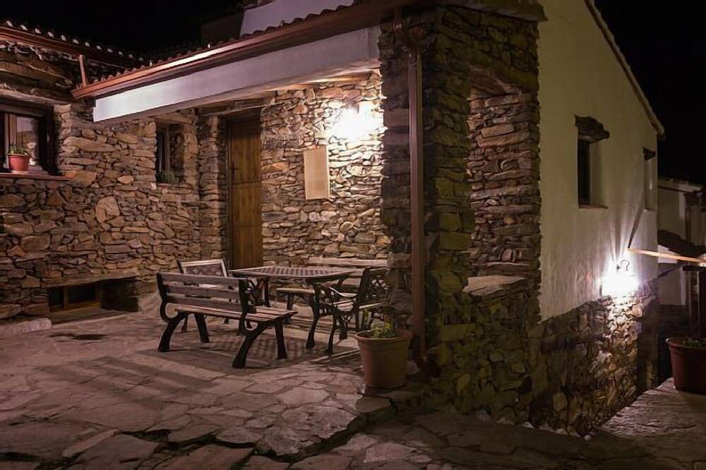 Casa rural (alquiler íntegro) Reul Alto Cortijos Rurales para 4 personas in Laroya, Provincia de Almería