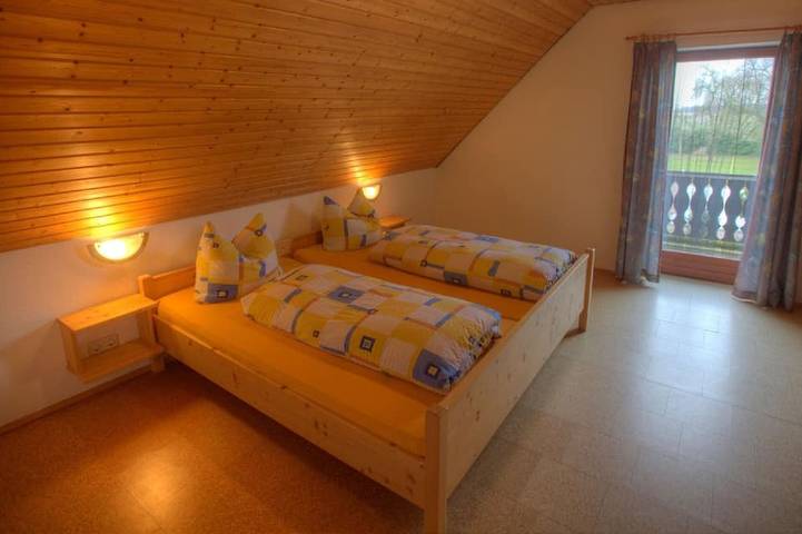 Ferienwohnung für 6 Personen, mit Garten und Balkon sowie Sauna und Pool - 1