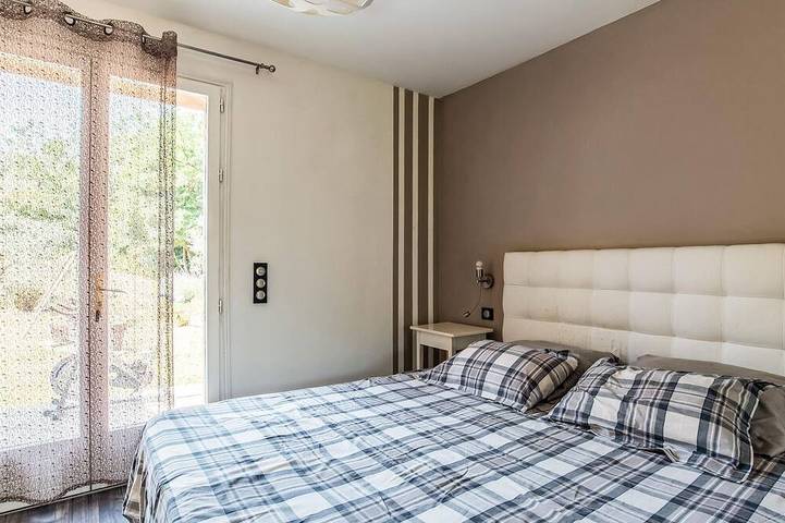 Ganze Wohnung, Apartment in villa with pool in Callas, Draguignan Region