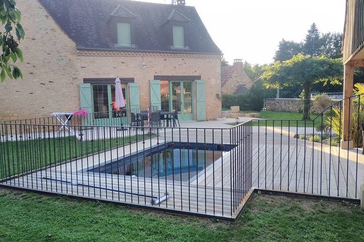 Location de vacances pour 5 personnes, avec Jacuzzi ainsi que Terrasse et Jardin à Prats-de-Carlux