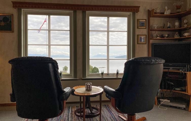 Ferienhaus für 9 Personen mit Terrasse in Vestnes, Nördliches Fjordnorwegen