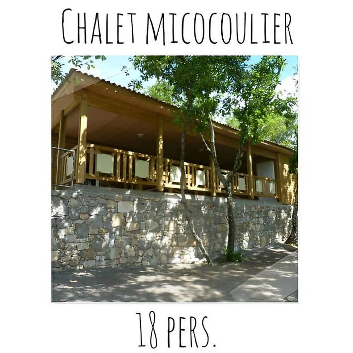 Chalet pour 15 personnes, avec jardin ainsi que piscine et terrasse - 1