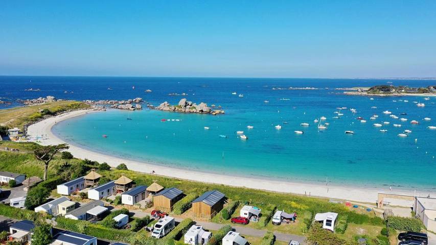 Camping pour 4 personnes, avec Terrasse et Jardin dans Côte des Légendes