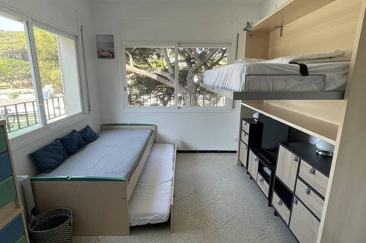 Ganze Wohnung, 30 m from the beach, overlooking the Marina: beautiful apartment with balcony and wifi in Platja d'Aro, Costa Brava