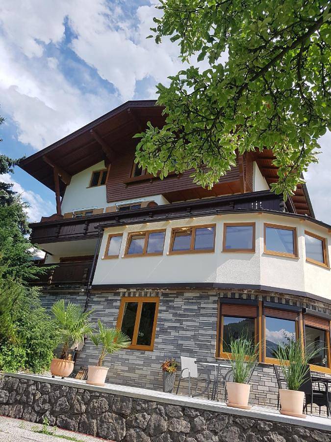 Ferienhaus für 2 Personen, mit Balkon und Terrasse sowie Garten und Ausblick in Buch in Tirol - 2