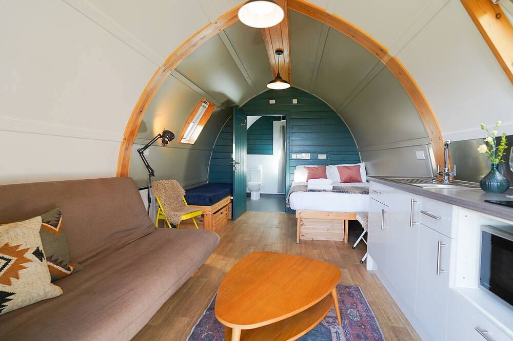 Accessible Ensuite Heated Wooden Cabin with Hot Tu in Fife region