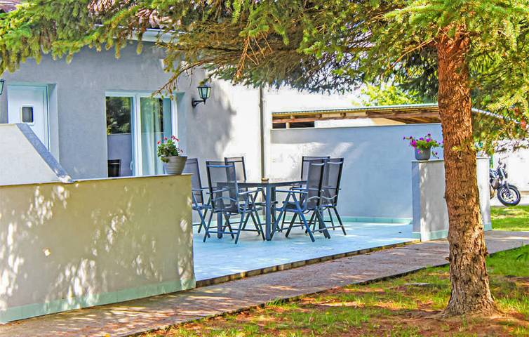 Bauernhof für 7 Personen, mit Terrasse in Mecklenburgische Seenplatte - 3