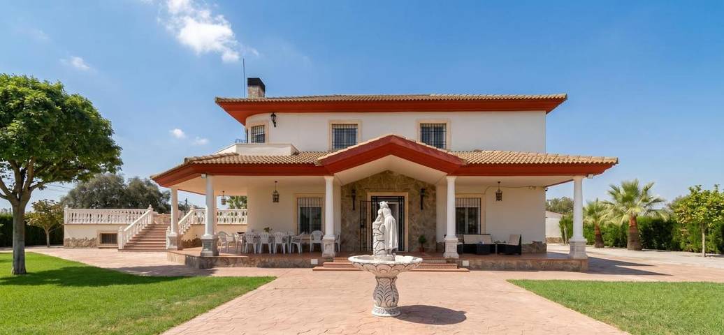 Casa rural para 14 personas, con jardín además de vistas y piscina en La Carlota - 4