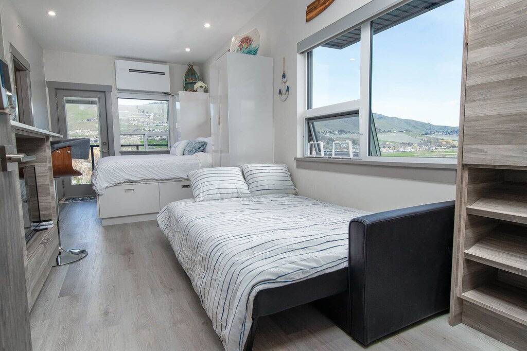 Ganze Wohnung, Lake Okanagan Cozy Beach Condo! Corner Penthouse w/ 180° Views in Vernon, Silver Star