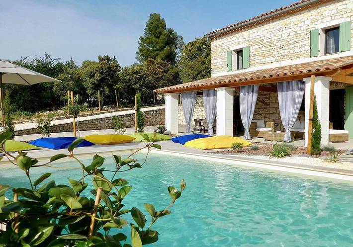 Maison de campagne pour 8 personnes, avec jardin et piscine à Orgnac-l'Aven