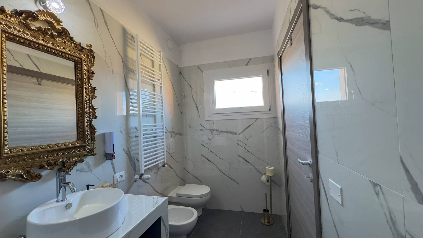 B&B Antenna 2 - Camera Firenze by Ca-Sa Check in Chioggia, Venice Province