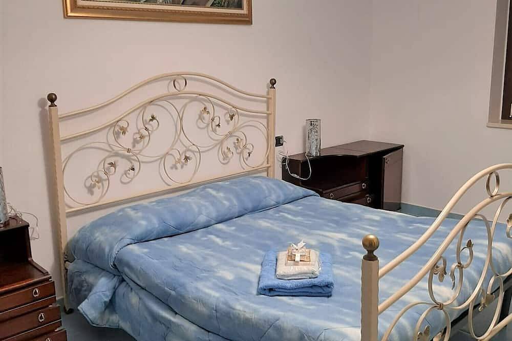 Appartement entier, Apartment with a view of the sea, the mountain of Cuma and the island of Ischia. in Pouzzoles, Province de Naples