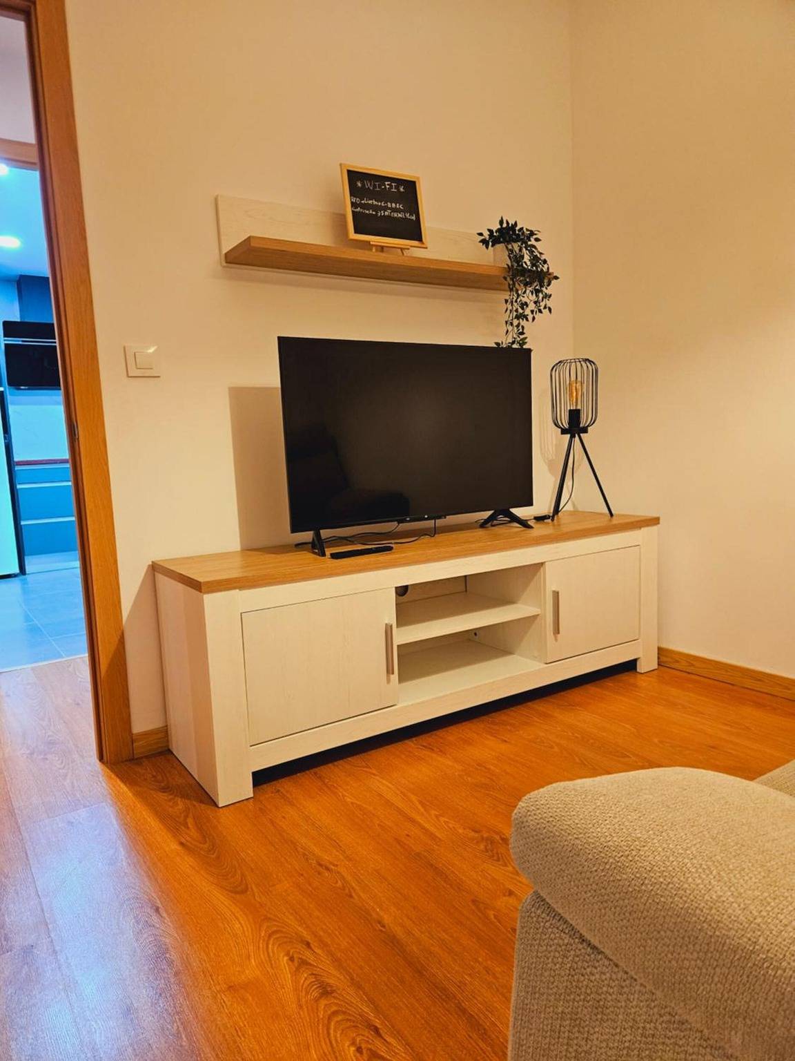 Apartamento entero, Apartamento 'Finca Marquesa' con terraza privada, jardín privado y Wi-Fi in Vigo, Rias Baixas