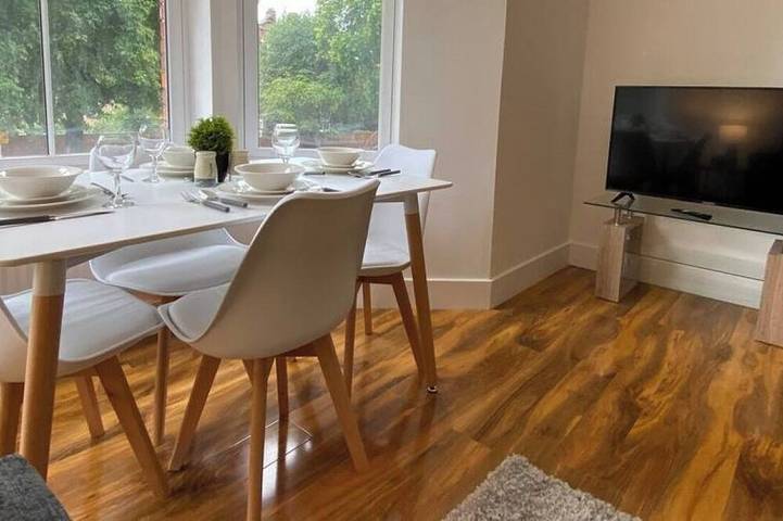Apartment for 4 people, with garden in Bedford