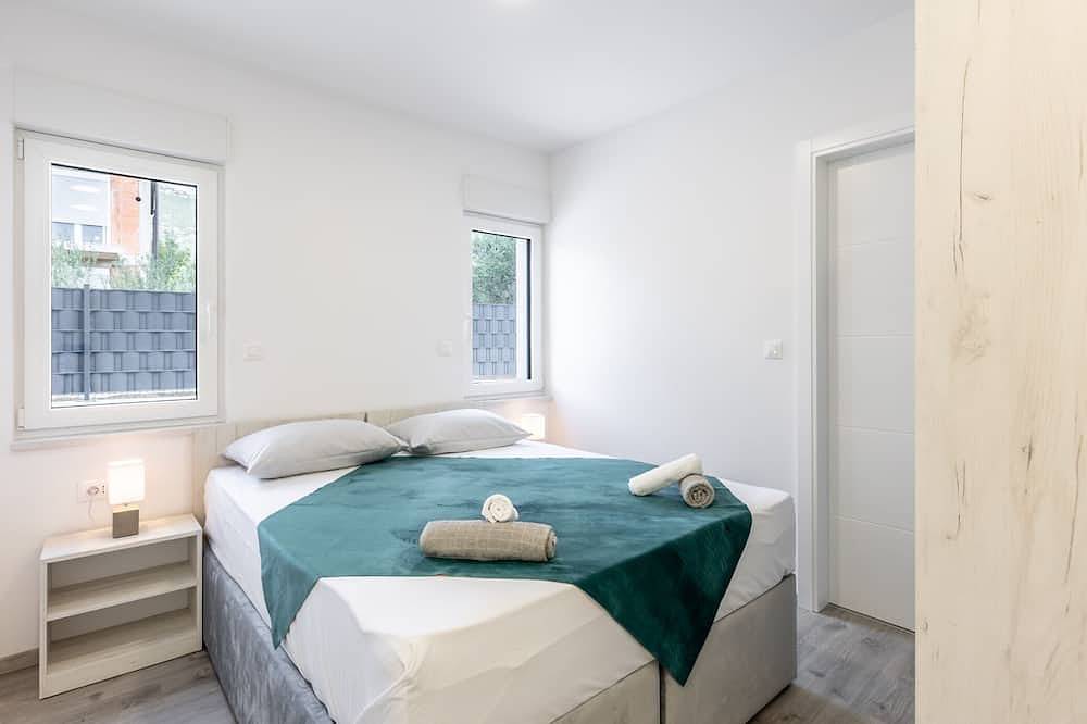 Villa Bonce - Five Bedroom Villa with Private Swimming Pool in Kastel Luksic, Kaštela