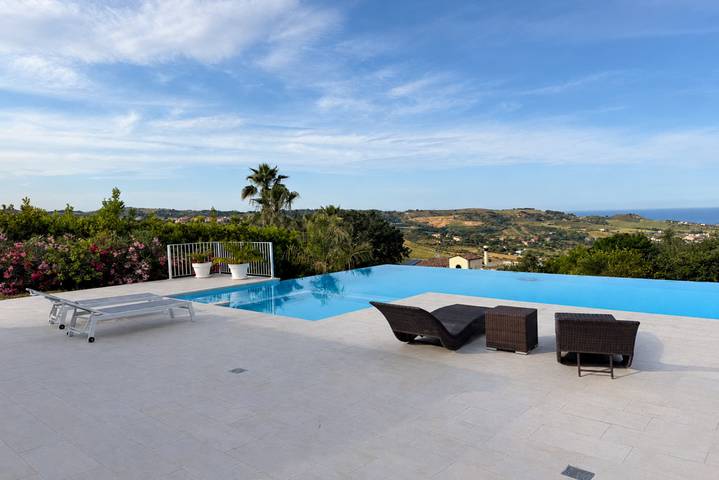 Villa Eben by MMega in Acquaviva Picena, Riviera delle Palme