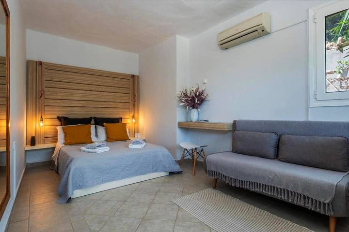 Maison d’hôte pour 2 personnes, avec vue ainsi que jardin et terrasse, animaux acceptés à La Canée - 3