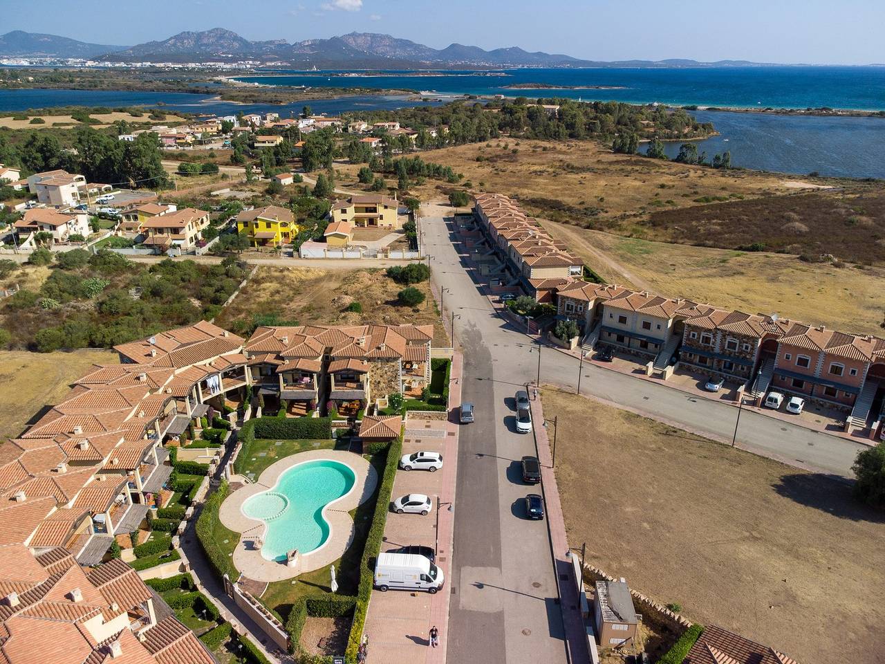 Appartamento intero, Myrsine 13 4 - piscina condivisa e vista sul mare in Murta Maria, Olbia