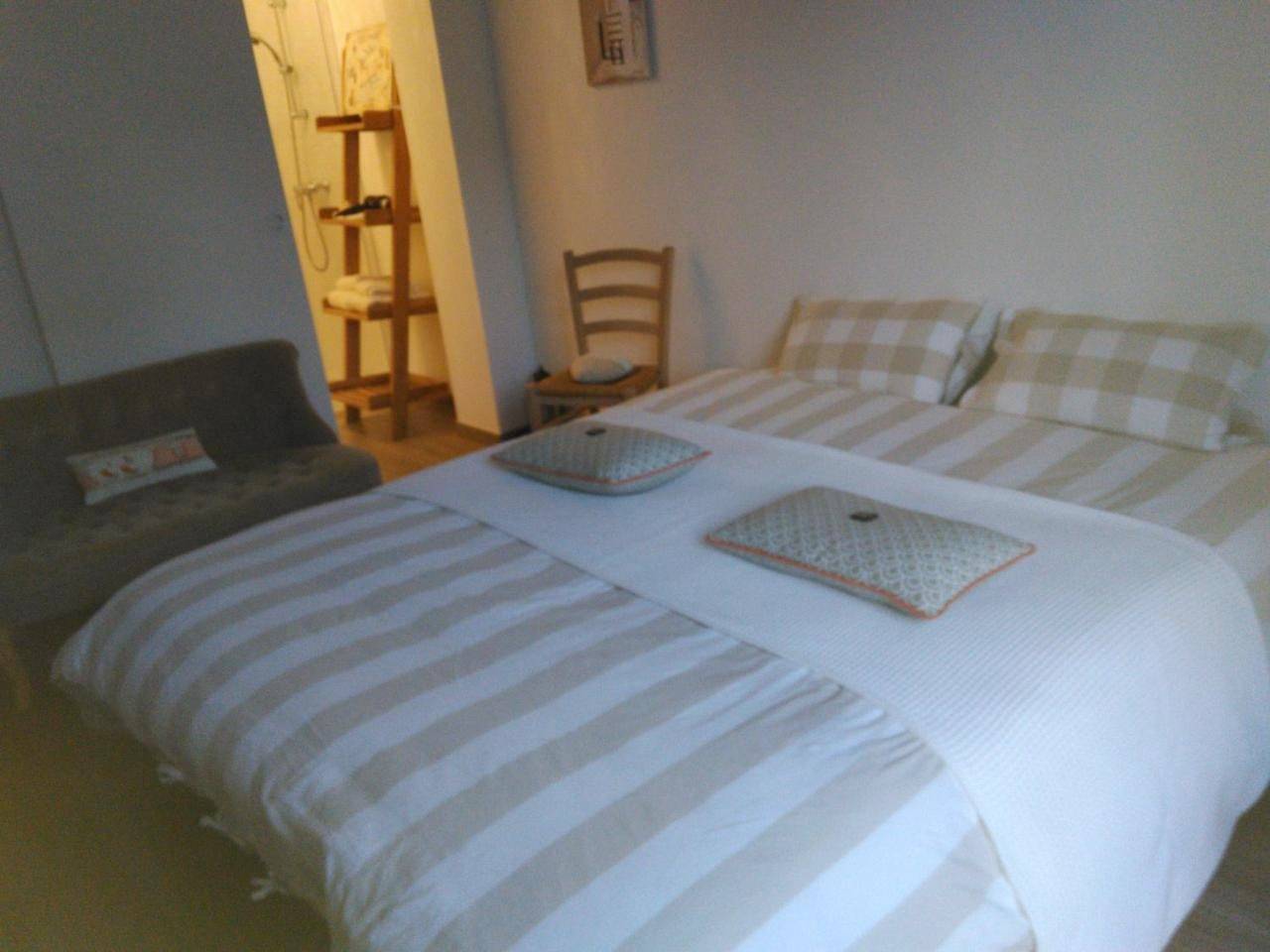 Chambre et petit déjeuner près de la mer in Saint-Pair-sur-Mer, Côte de la Déroute