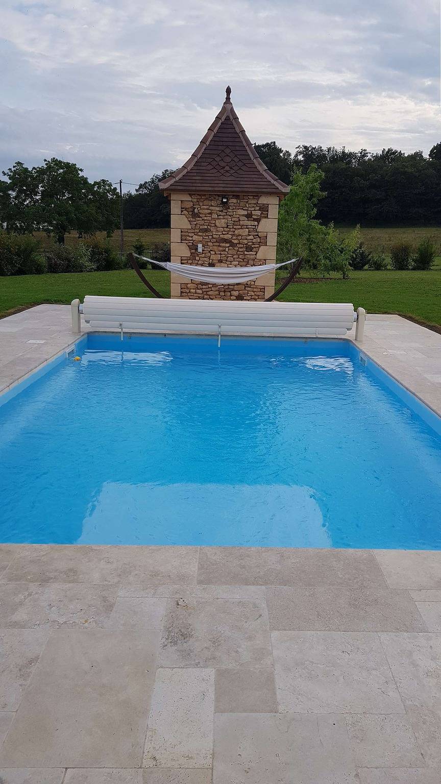 Appartement de vacances entier, La Lino du Bugassou avec piscine privée in Mauzens-et-Miremont, Périgord Blanc