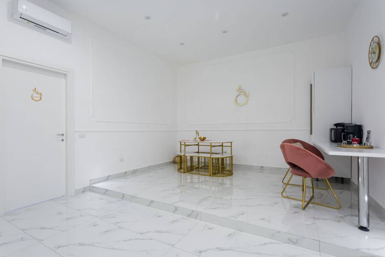 Entire apartment, Suite Bianca in Naples, Naples Province
